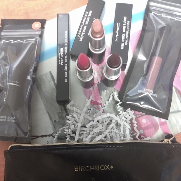 NEW MAC 6 PIECE LIP LOT-GLOSS/LIPSTICK/PRIMER+BAG